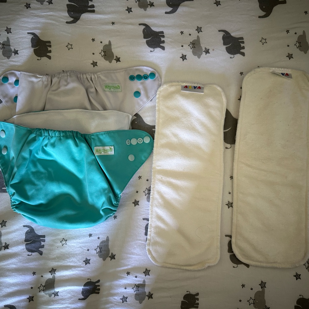 Wegreeco Washable Reusable Baby Cloth Pocket Diapers. 2 alvababy inserts
